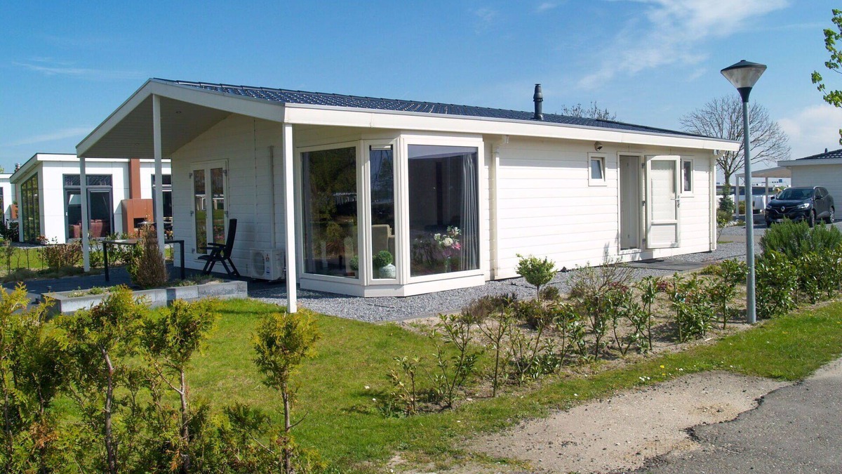 West-Graftdijk House | Wonderful private villa for 6 guests with WIFI, TV and terrace