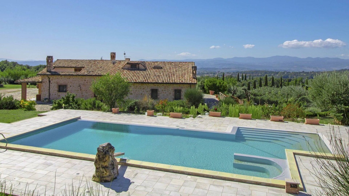 Massa Martana Villa | Wonderful private villa with private pool, hot tub, A/C, WIFI, TV, terrace, panoramic view, parking