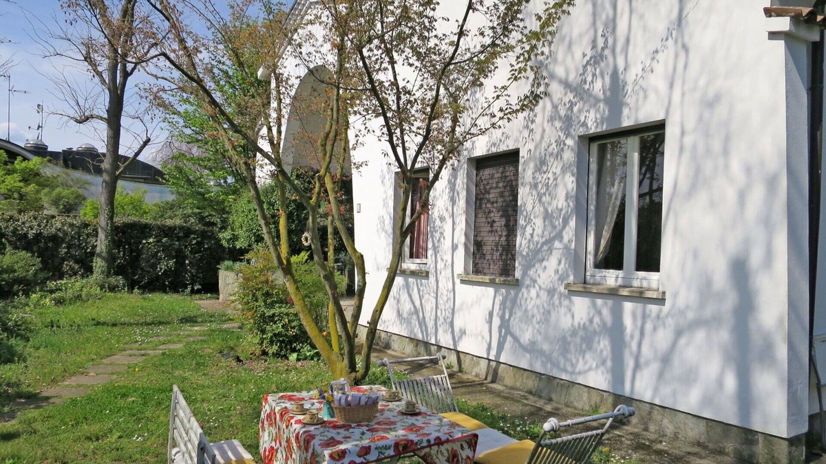 Lisanza House | Wonderful private villa for 4 guests with A/C, WIFI, TV, patio, pets allowed and parking