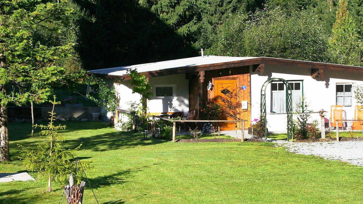 Bad Gastein House | Wonderful private villa for 4 people with WIFI, TV, terrace, pets allowed and parking