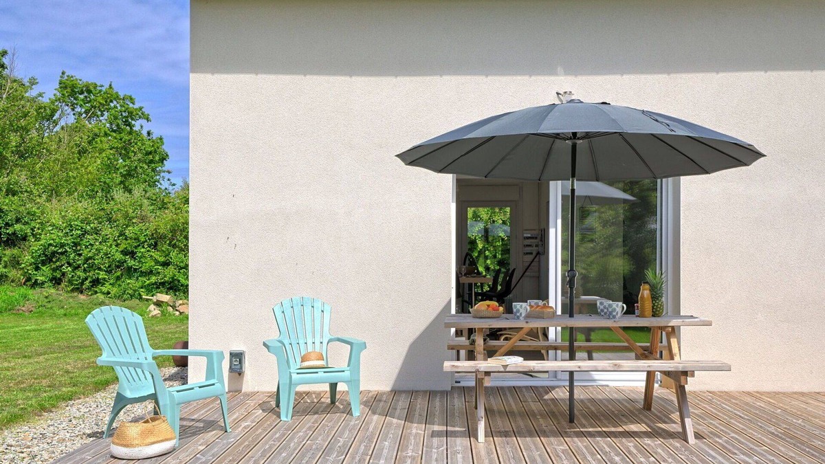 Plougrescant House | Wonderful private villa for 4 guests with TV, terrace and parking