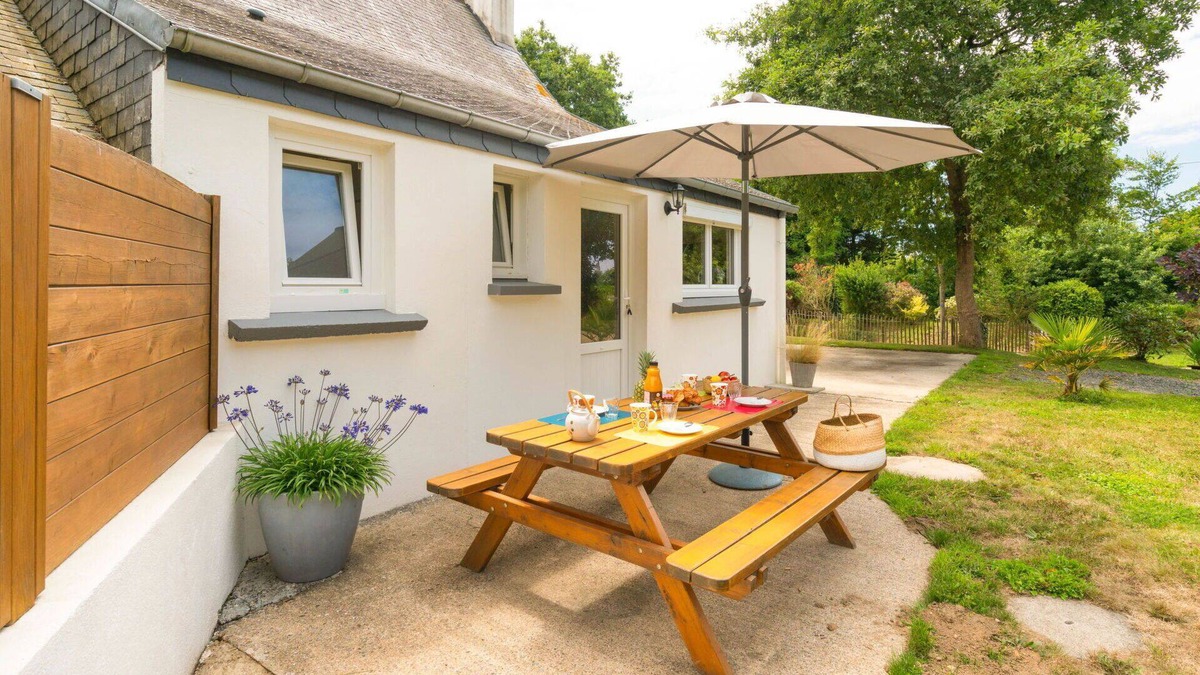Plovan House | Wonderful private villa for 4 people with WIFI, TV, terrace, pets allowed and parking