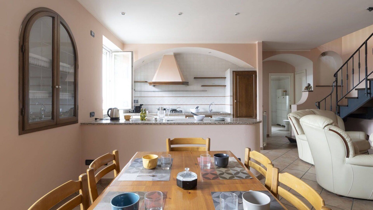 Villa Viani House | Wonderful private villa for 6 people with WIFI, terrace, pets allowed and panoramic view
