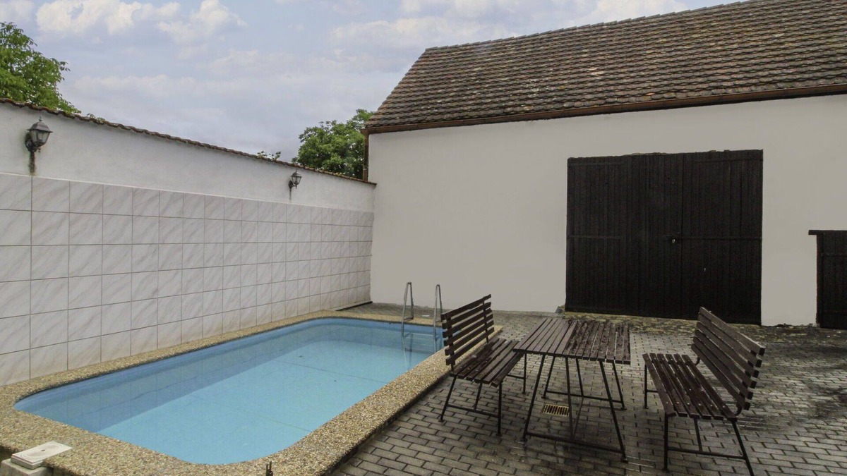 Sedlec Villa | Wonderful private villa for 8 guests with private pool, TV, pets allowed and parking