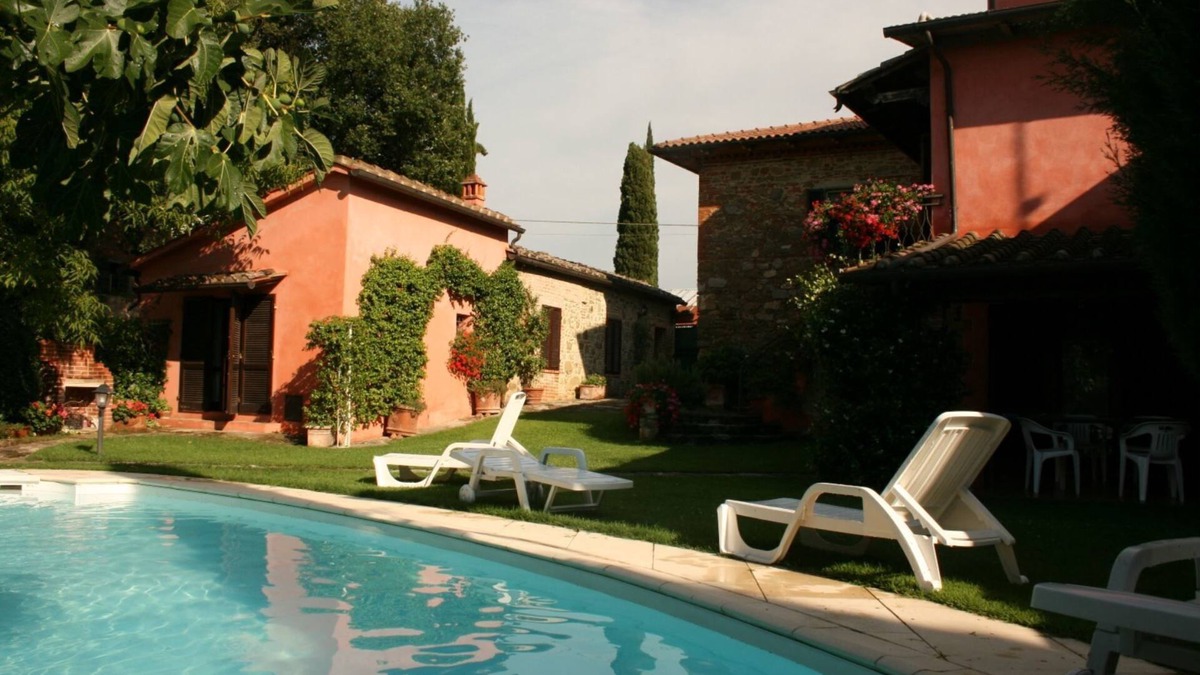 Lucignano Villa | Wonderful private villa for 12 people with WIFI, private pool, TV and parking
