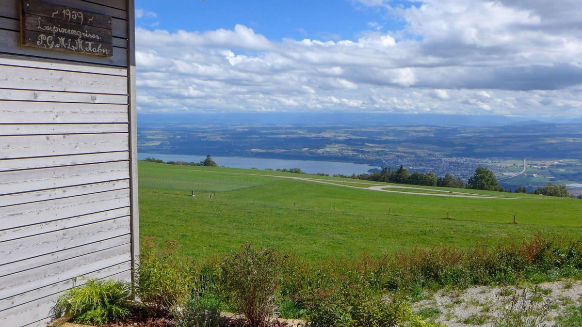 Bullet House | Wonderful private villa for 6 guests with WIFI, pets allowed, panoramic view and parking