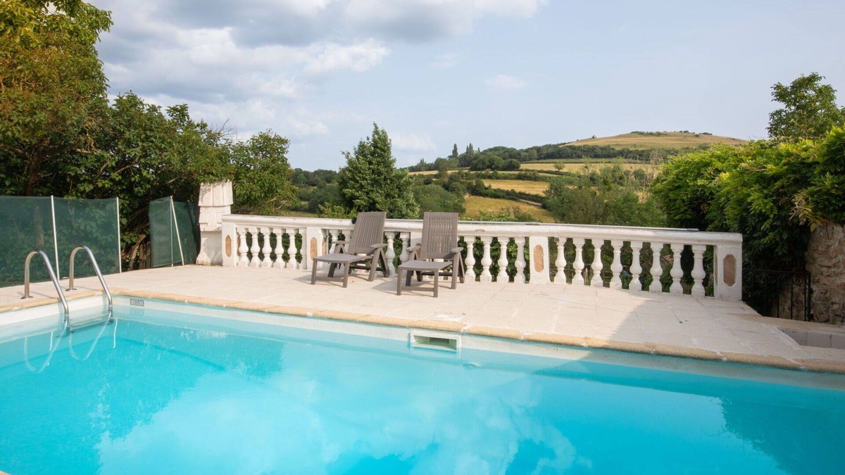 Epertully House | Wonderful private villa for 4 guests with private pool, WIFI, TV, patio, panoramic view and park.