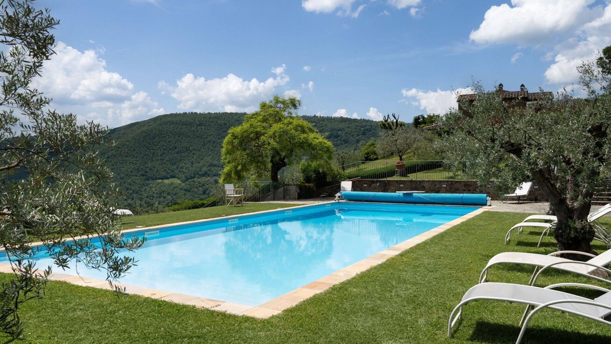 Subbiano Villa | Wonderful private villa with A/C, WIFI, private pool, hot tub, TV, terrace, parking, close to Arezzo
