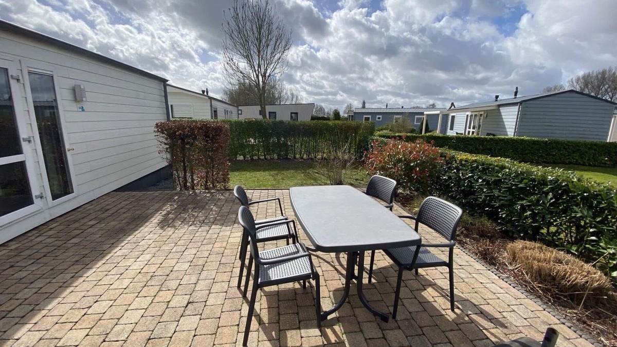 Dordtse Biesbosch House | Wonderful private villa for 4 people with WIFI, TV, terrace and parking