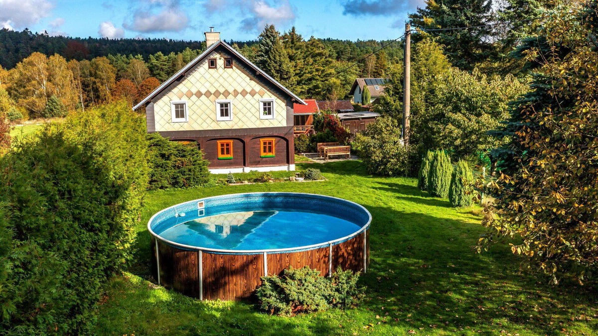 Kamen Villa | Wonderful private villa for 6 guests with WIFI, private pool, TV, patio and parking