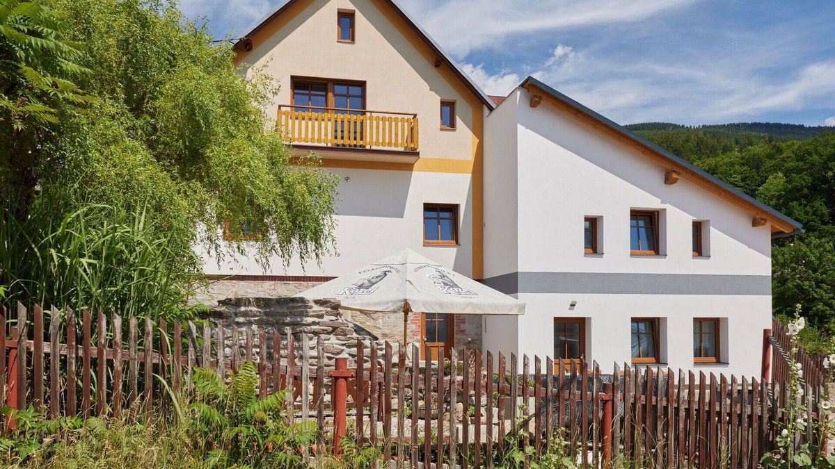 Cerny Dul Villa | Wonderful private villa for 15 guests with WIFI, TV, balcony and pets allowed