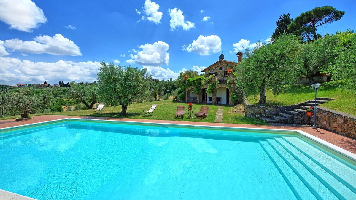 Lucignano Villa | Wonderful private villa with WIFI, A/C, private pool, TV, patio, panoramic view and parking