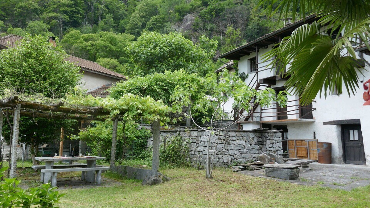 Lodrino House | Wonderful private villa for 4 people with WIFI, TV, patio, panoramic view and parking