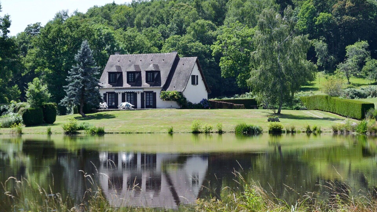 Pionnat House | Wonderful private villa for 8 people with A/C, WIFI, TV, terrace, pets allowed and parking