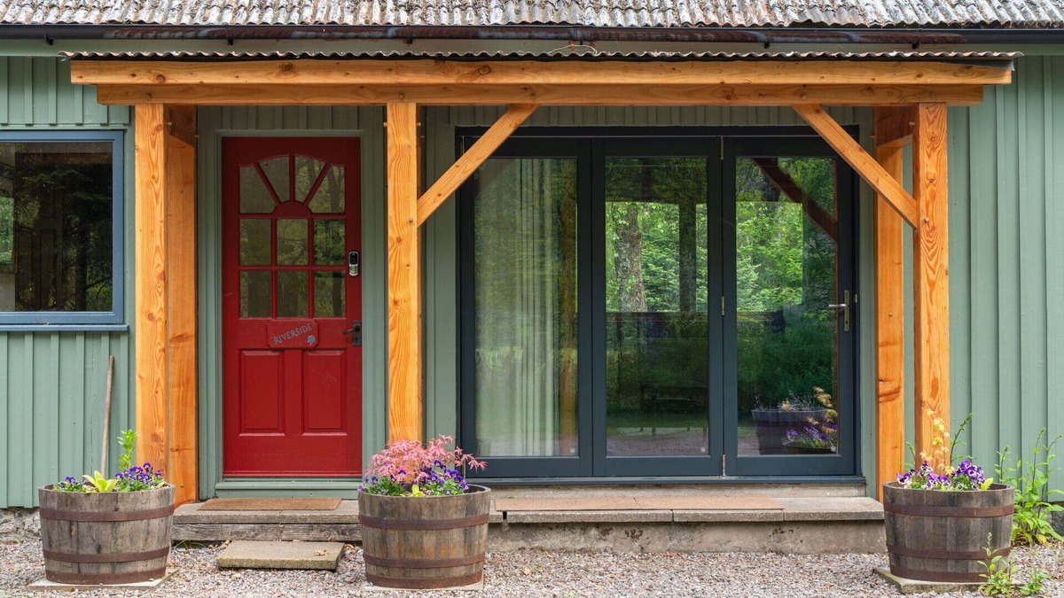 Beauly House | Wonderful private villa for 4 people with WIFI, hot tub, TV and pets allowed