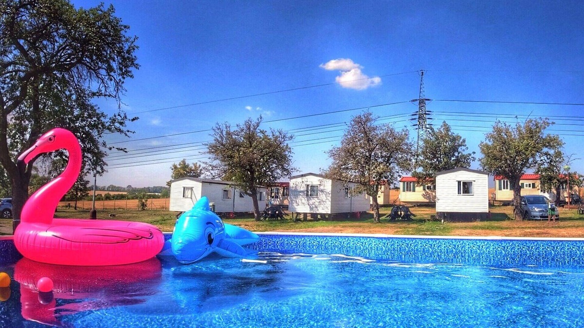 Dolni Chabry House | Wonderful private villa for 4 people with WIFI, A/C, pool, terrace, pets allowed and parking