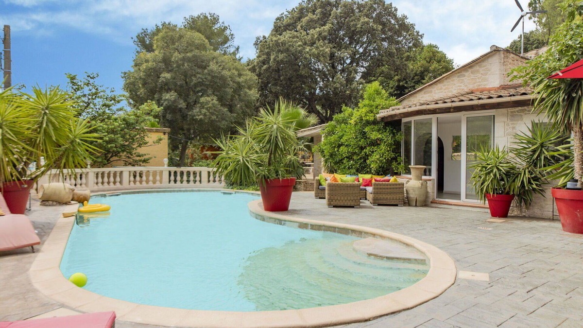 Les 3 Ponts Villa | Wonderful private villa with WIFI, A/C, private pool, hot tub, TV, terrace and pets allowed