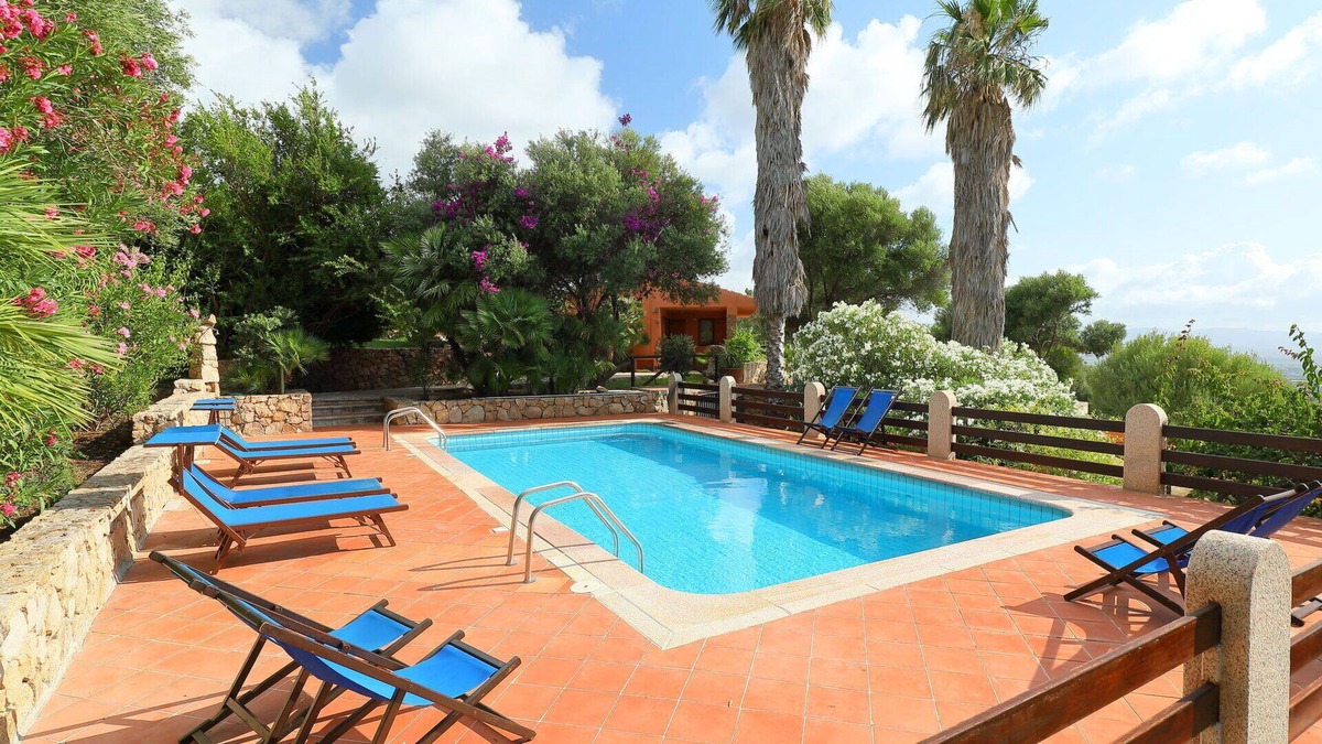 Badesi Villa | Wonderful private villa for 12 people with WIFI, A/C, private pool, TV, patio and pets allowed