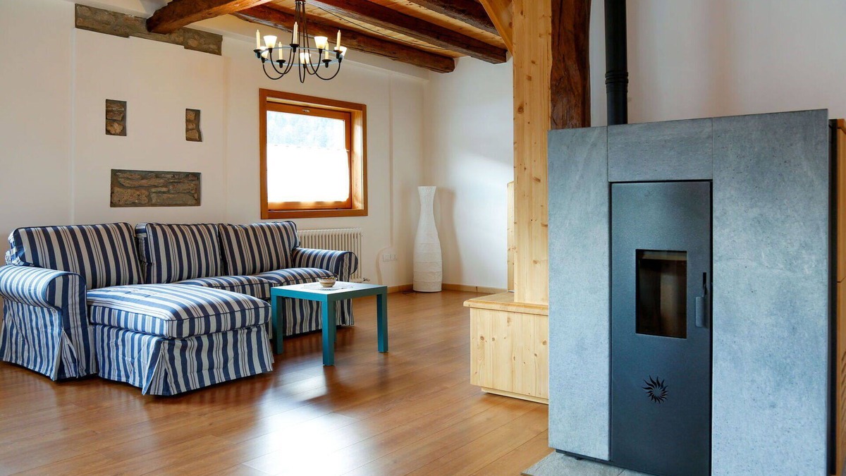 Ovaro House | Wonderful private villa for 4 guests with WIFI, TV and parking
