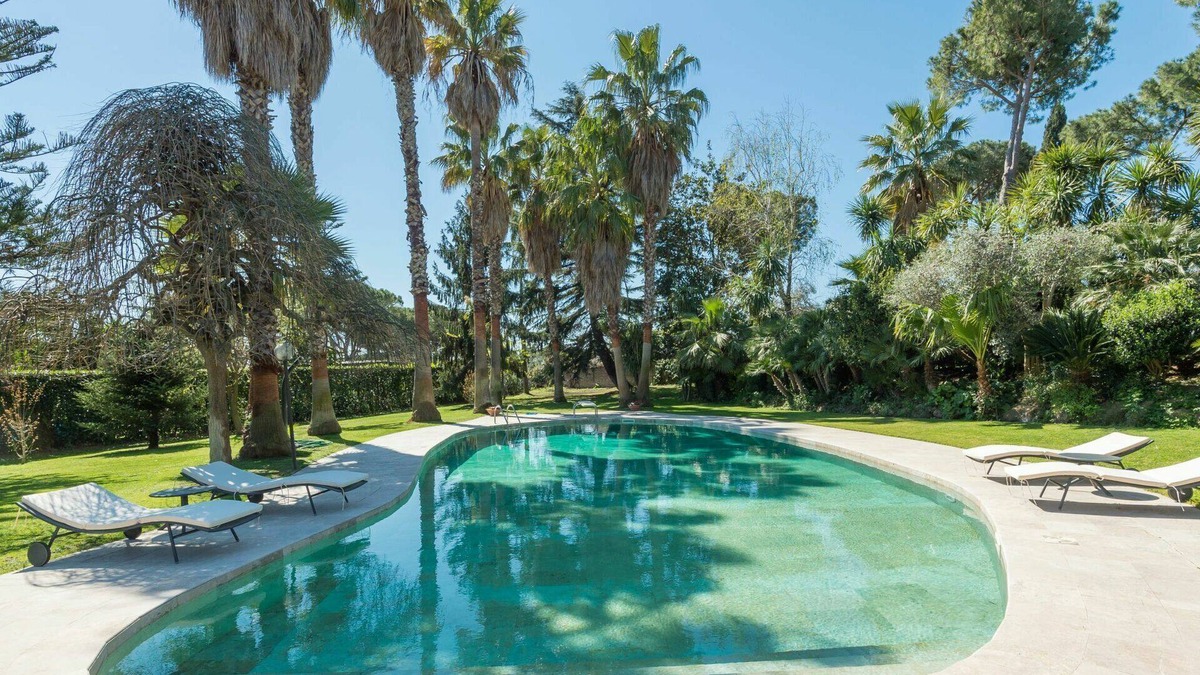 Zona XLV Castel di Guido Villa | Wonderful private villa with hot tub, A/C, WIFI, private pool, TV, patio, pets allowed and parking