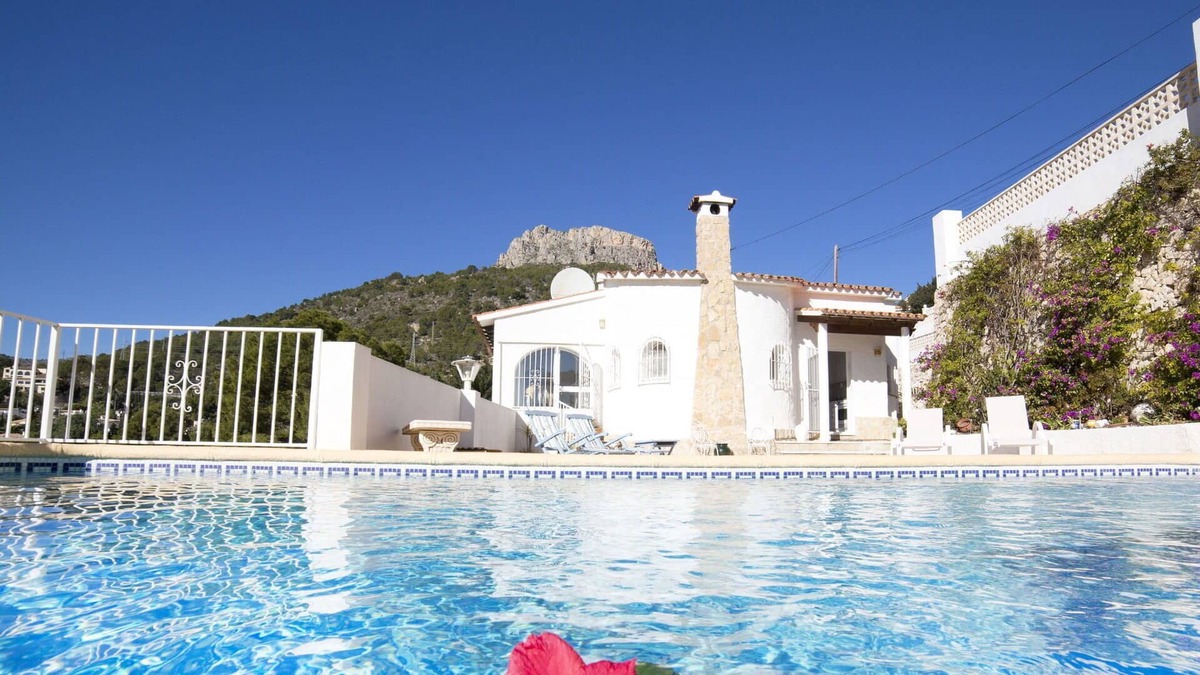 La Canuta Villa | Wonderful private villa with A/C, private pool, WIFI, TV, patio, panoramic view and parking