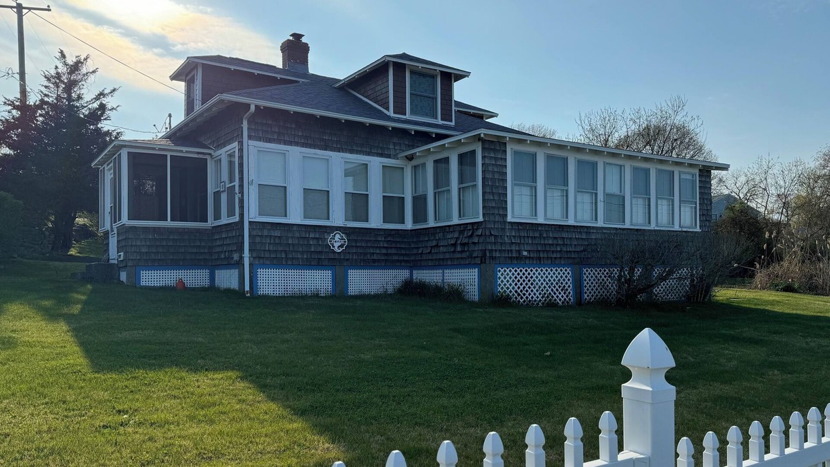 Portsmouth Cottage | Wonderful Prudence Island Cottage with 180 Degree View of Narragansett Bay