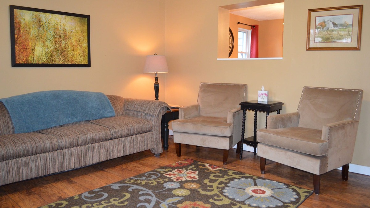Petersburg Cottage | Wonderful "Ranch House" near the Ark Encounter and Creation Museum