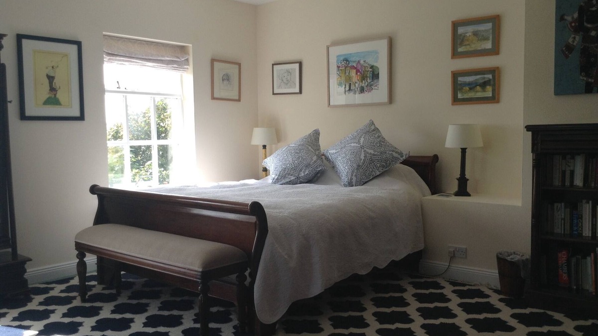 Butlerstown House | Wonderful seaside house, suitable for family holidays and gatherings.