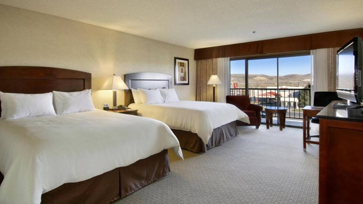 Elko Hotel | Wonderful Stay! 2 Sleek Units, Outdoor Pool, FREE Parking, Pets Allowed!