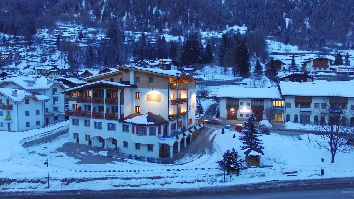 Cogolo Hotel | Wonderful Suite "Vioz" in Residence in Peio
