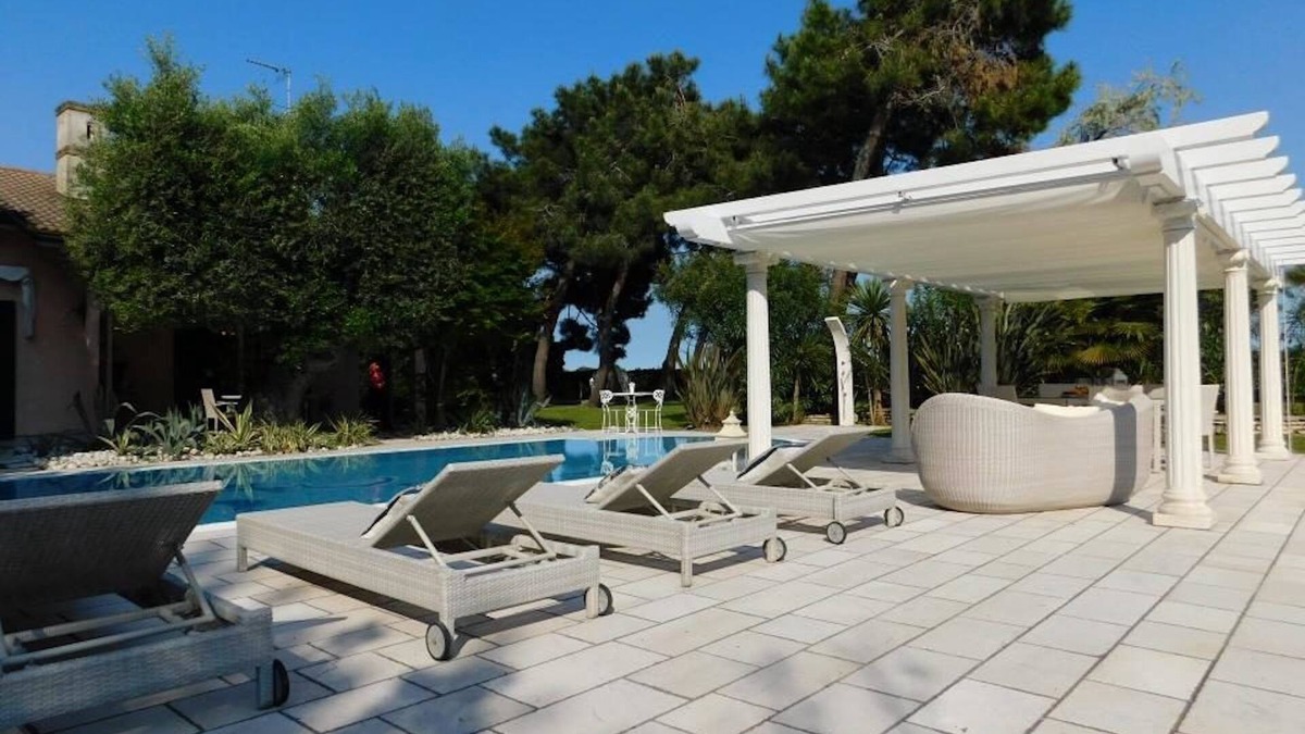 Isola Albarella Villa | Wonderful villa with swimming pool on Albarella