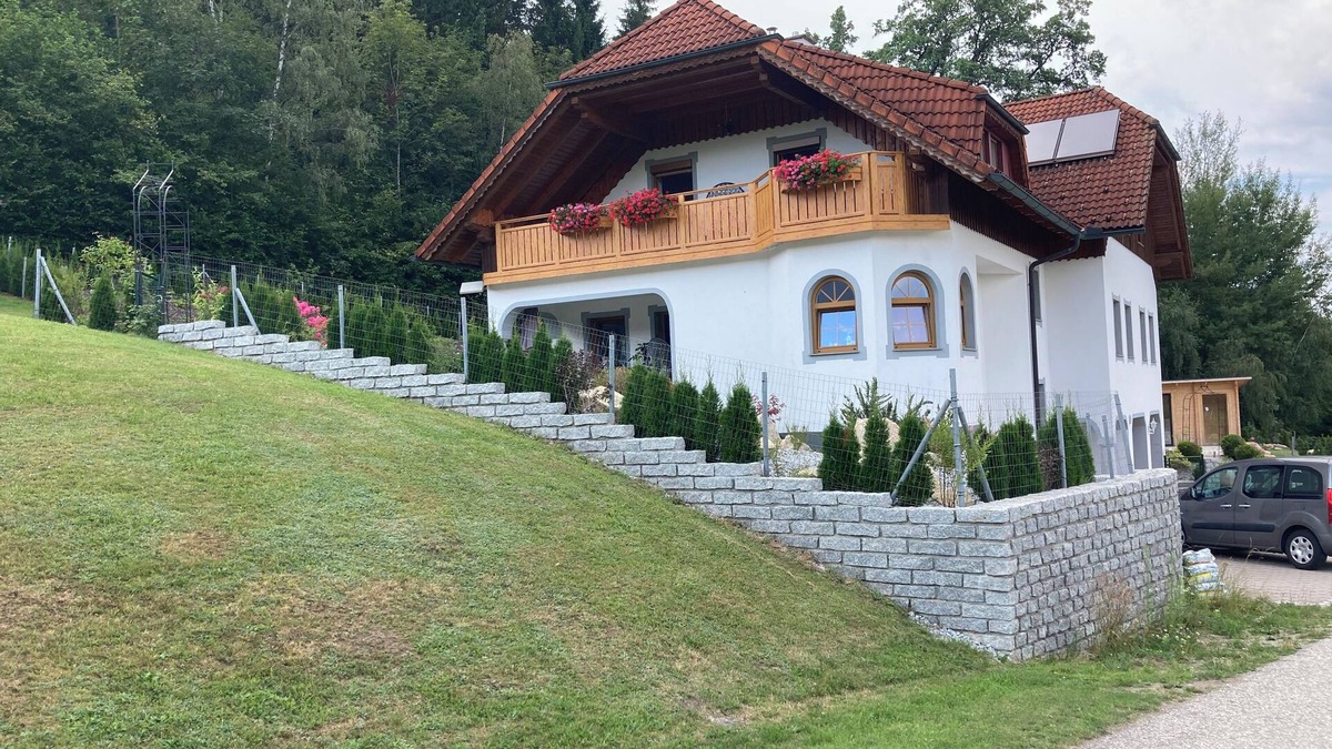 Berg bei Rohrbach Condo | Wonderful vacation apartment in the Bohemian Forest/garden/barbecue hut for 6 to 10 pers