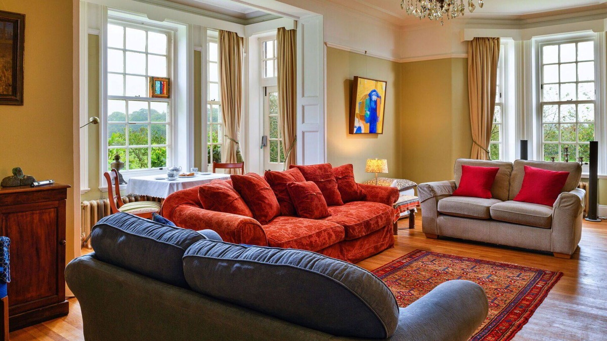 Carlisle House | Wonderful villa for 19 guests with WIFI, hot tub, TV, terrace and pets allowed