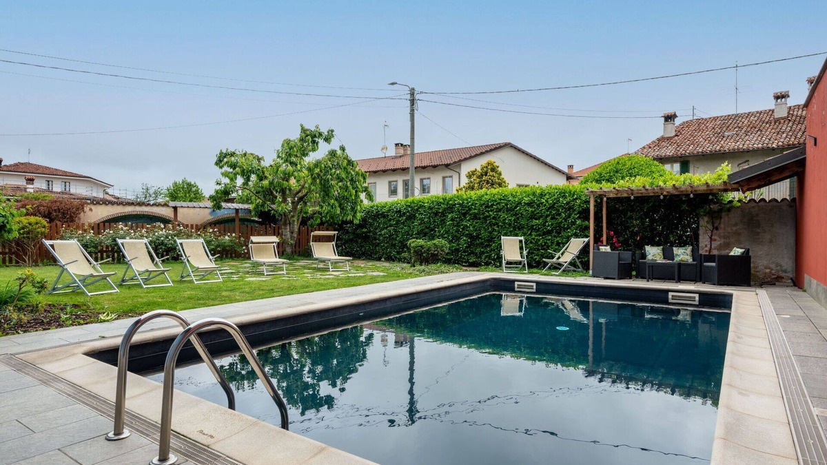 Narzole House | Wonderful villa for 12 guests with A/C, WIFI, pool, TV, terrace, pets allowed and parking