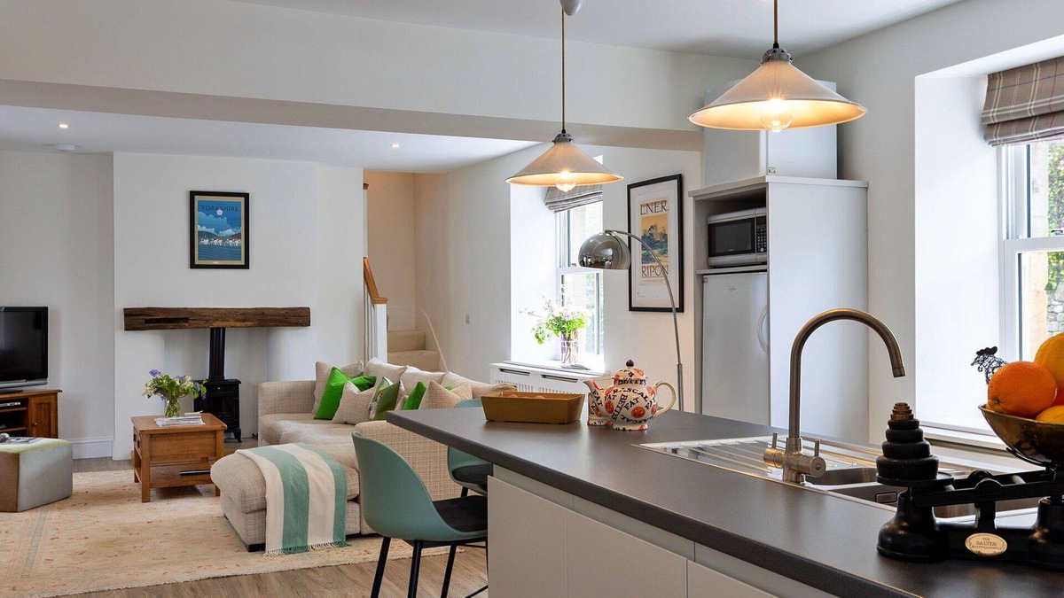 Grantley House | Wonderful villa for 2 guests with WIFI, balcony, pets allowed and parking