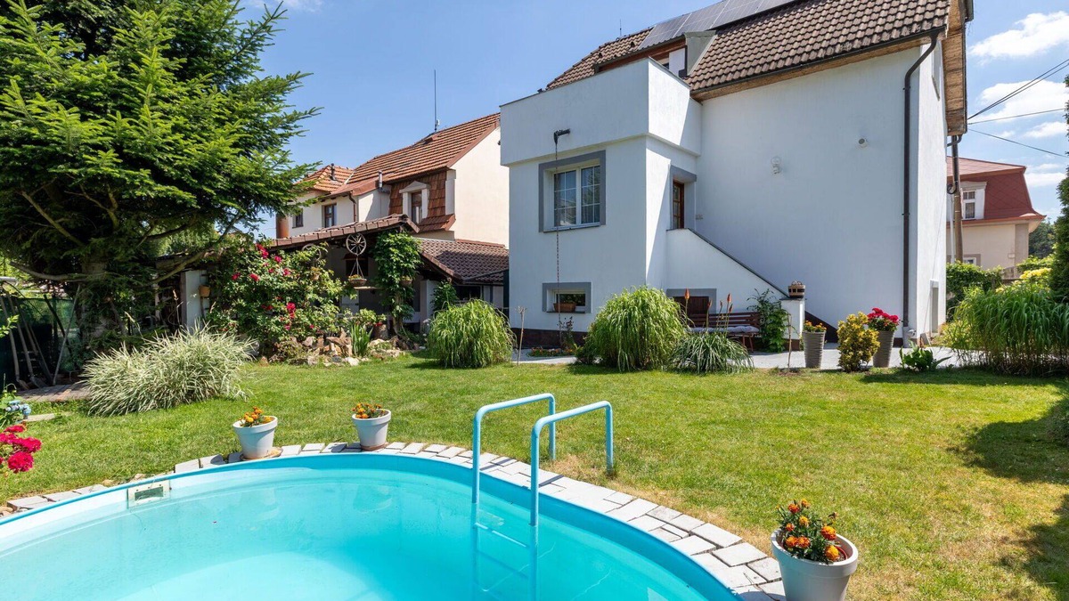 Revnice House | Wonderful villa for 4 guests with WIFI, private pool, TV, patio and parking