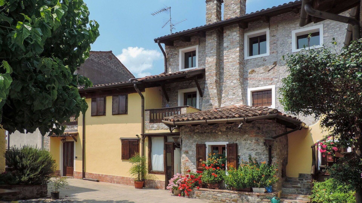 San Giovanni al Natisone House | Wonderful villa for 4 guests with WIFI, A/C, TV, patio and parking