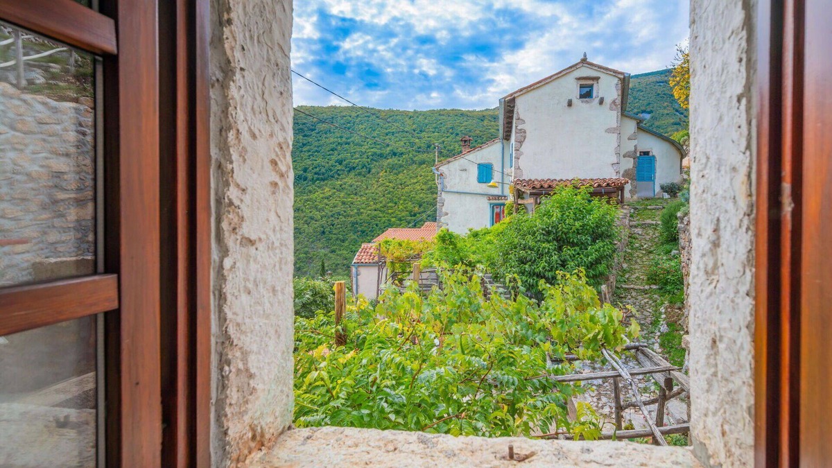 Sucici House | Wonderful villa for 6 people with WIFI, A/C, TV, terrace, panoramic view and parking