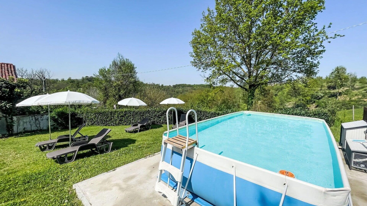 Asti House | Wonderful villa for 7 guests with private pool, WIFI, A/C, TV, terrace, pets allowed and parking