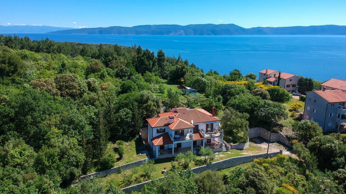Sveta Marina House | Wonderful villa for 9 people with WIFI, A/C, TV, terrace, pets allowed and parking
