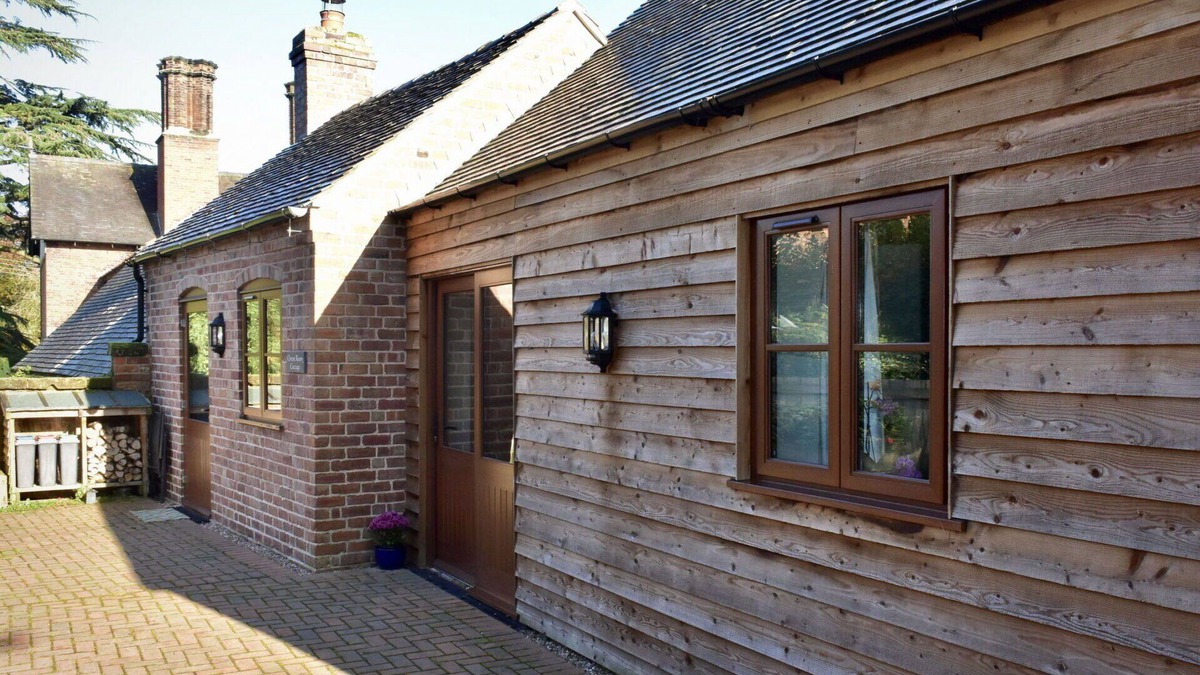 Wollerton House | Wonderful villa for 3 guests with TV, pets allowed and parking