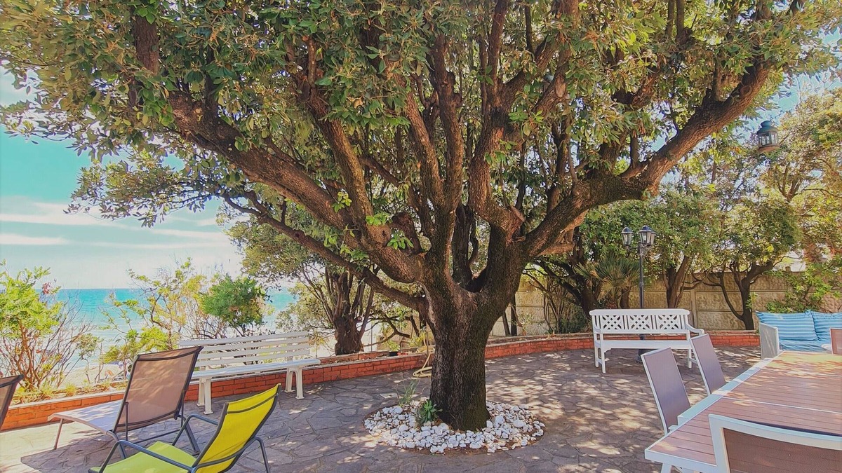 Fondi Villa | WONDERFUL VILLA GREG ON THE BEACH AMONG SPERLONGA AND TERRACINA