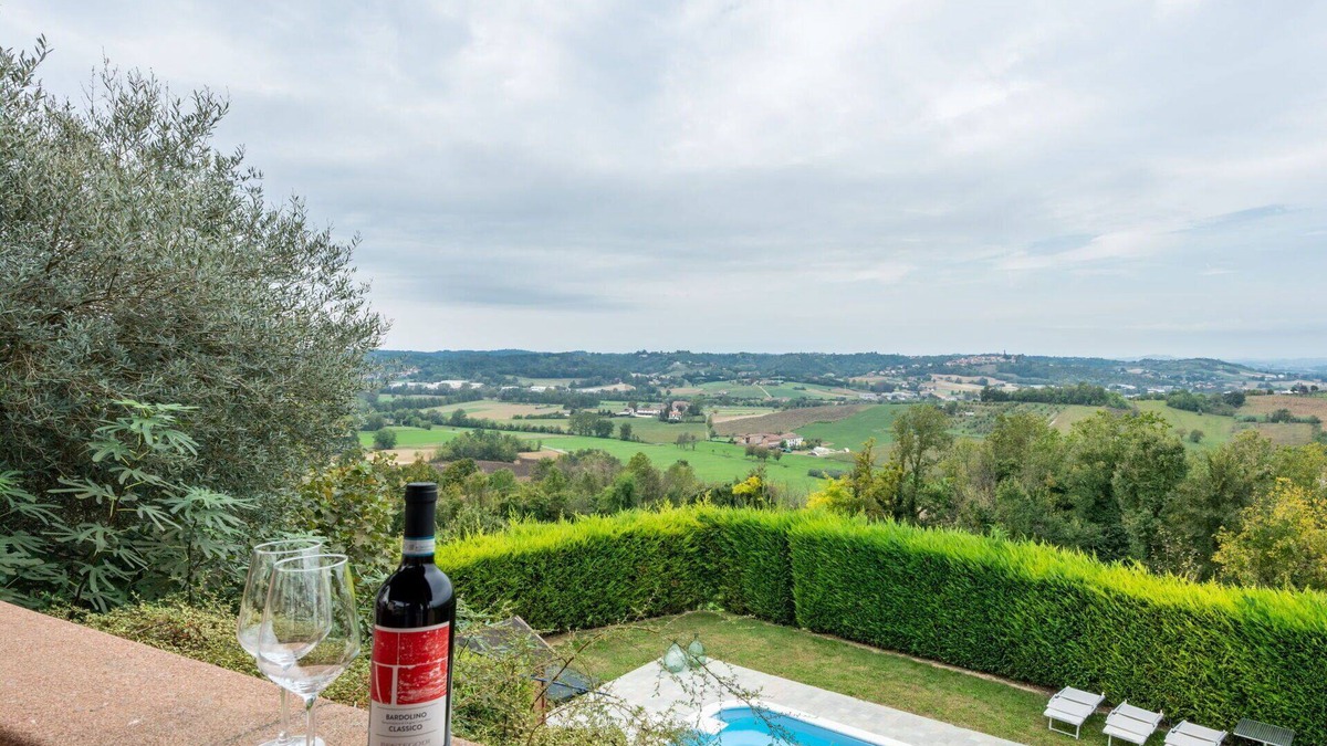 Portacomaro House | Wonderful villa with WIFI, private pool, A/C, terrace, pets allowed, panoramic view and parking