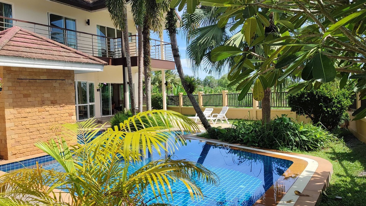 Khuekkhak Villa | Wonderful Villa with Private Pool, Best Location! Walk to beach, restaurants etc