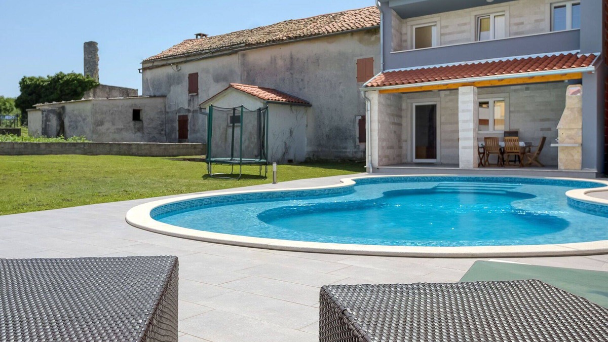 Bratulici House | Wonderful villa with private pool, WIFI, A/C, TV, terrace, pets allowed, panoramic view and par.
