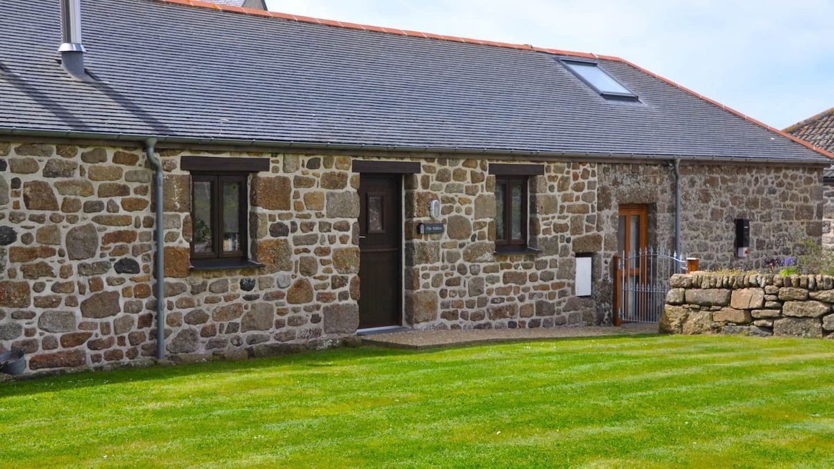 St. Buryan House | Wonderful Wallow barn - Close to Sennen Cove & Porthcurno Cove & Coastal Path