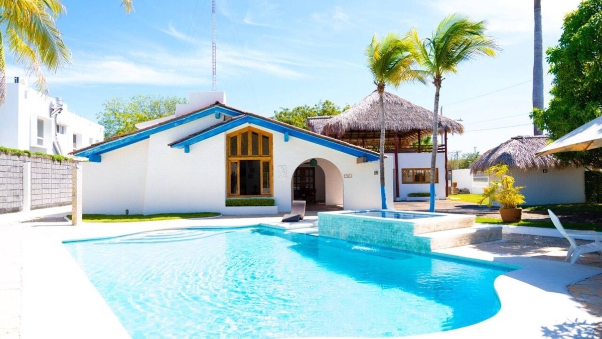 Western Nicaragua Hotel | Wonderfull Scape in a Mediterranean Architecture Beach House