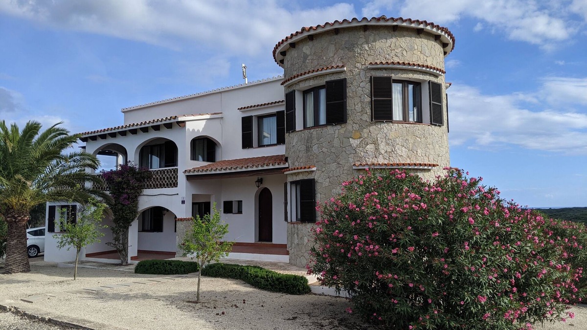 Mahon Villa | Wonderfully situated family villa with stunning 360 degree views