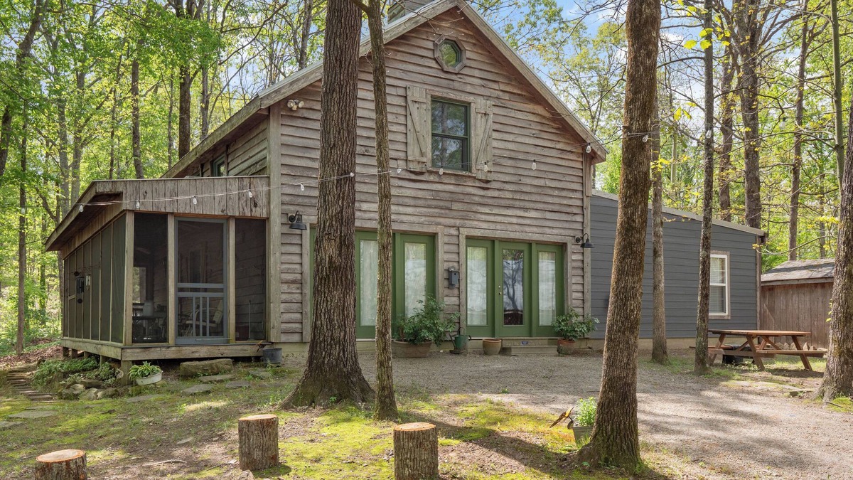 Bremen House | Wonderland Cabin: 3 BR, 2 BA in Bremen, Sleeps 10