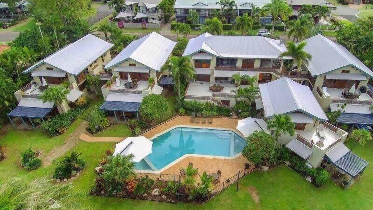 Wongaling Beach Apartment | Wongalinga Absolute Beachfront 2 Bedroom